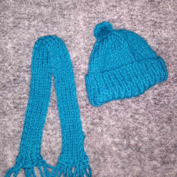 Matching Hat and Scarf for American girl / Gotz 18" doll - Picture 3 of 3